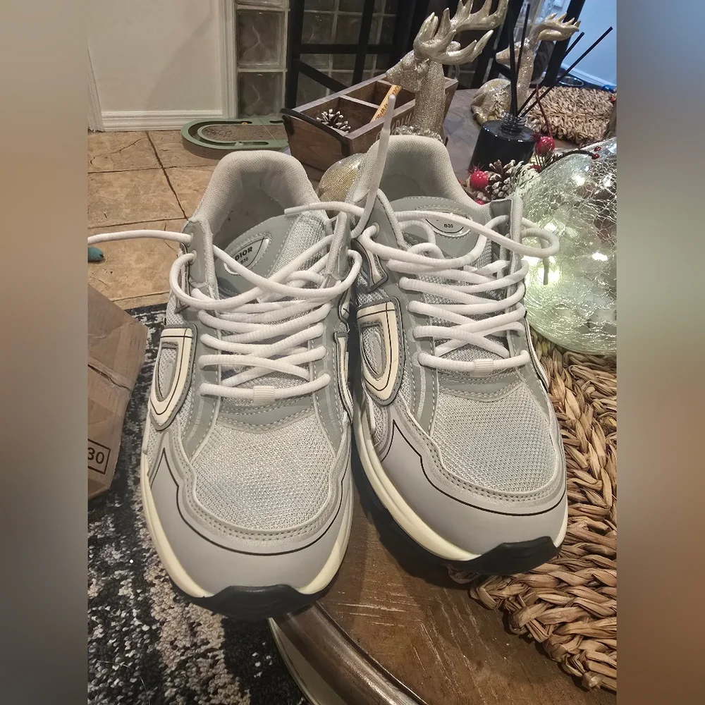 Dior Men's Gray Sneakers - Picture 17 of 17